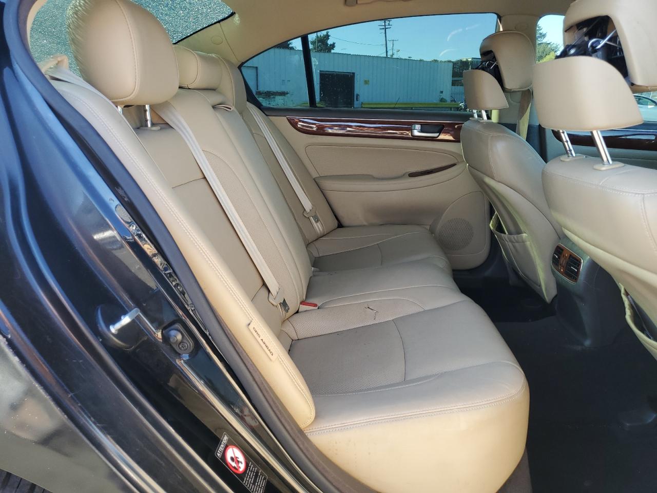 2013 Hyundai Genesis 3.8L VIN: KMHGC4DD1DU228657 Lot: 80892335