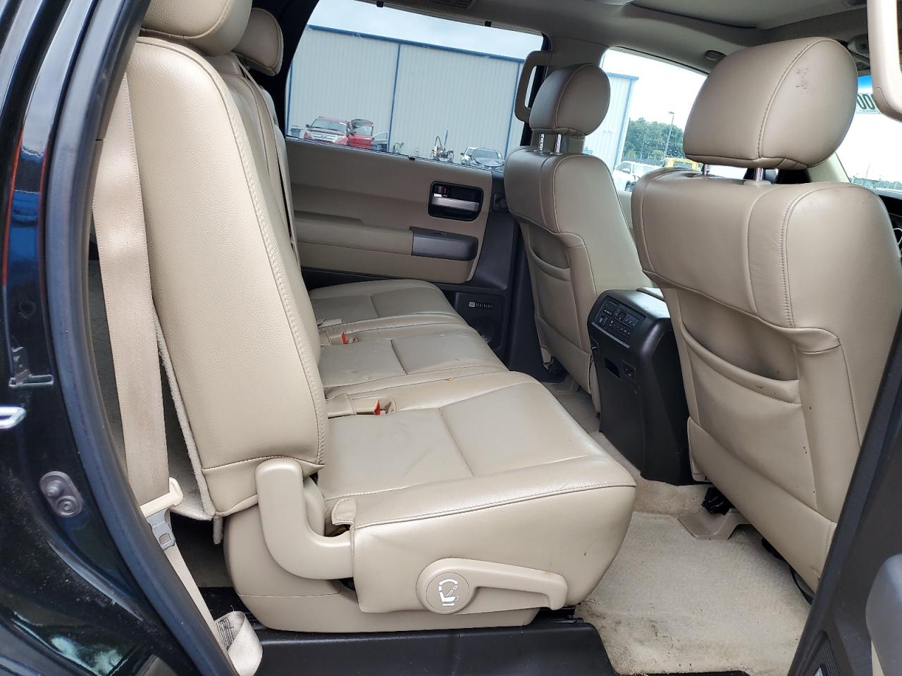 2011 Toyota Sequoia Limited VIN: 5TDJW5G1XBS042738 Lot: 84400015