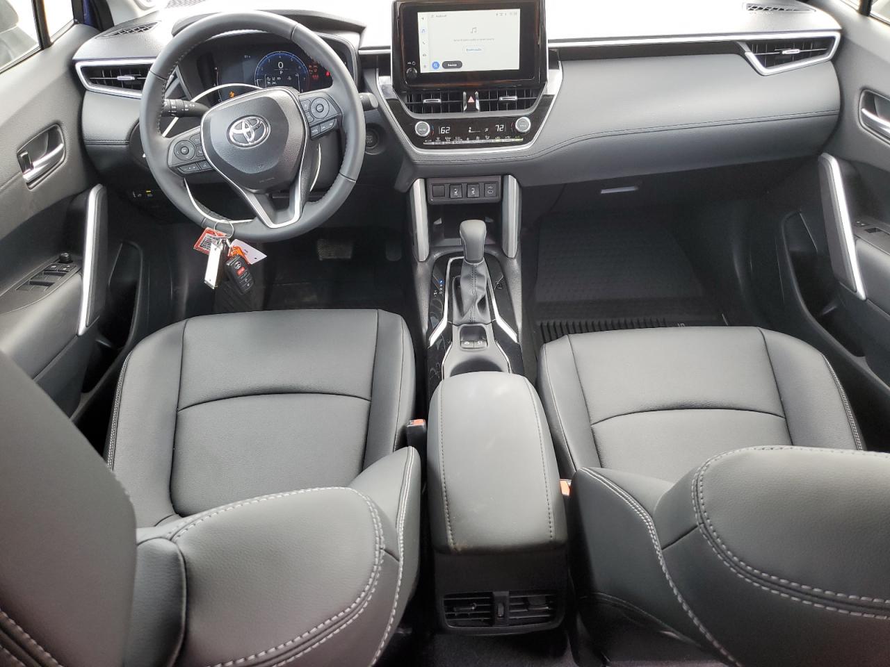 2025 Toyota Corolla Cross Xle VIN: 7MUDAABG7SV131172 Lot: 81203495