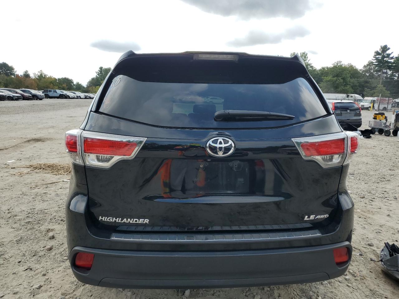 2014 Toyota Highlander Le VIN: 5TDBKRFHXES048078 Lot: 83825775