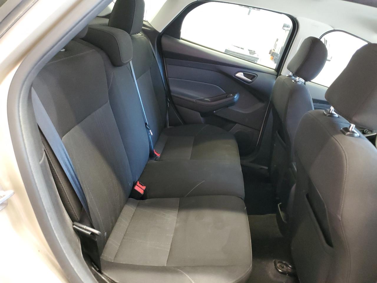 2017 Ford Focus Se VIN: 1FADP3K2XHL335165 Lot: 84780355