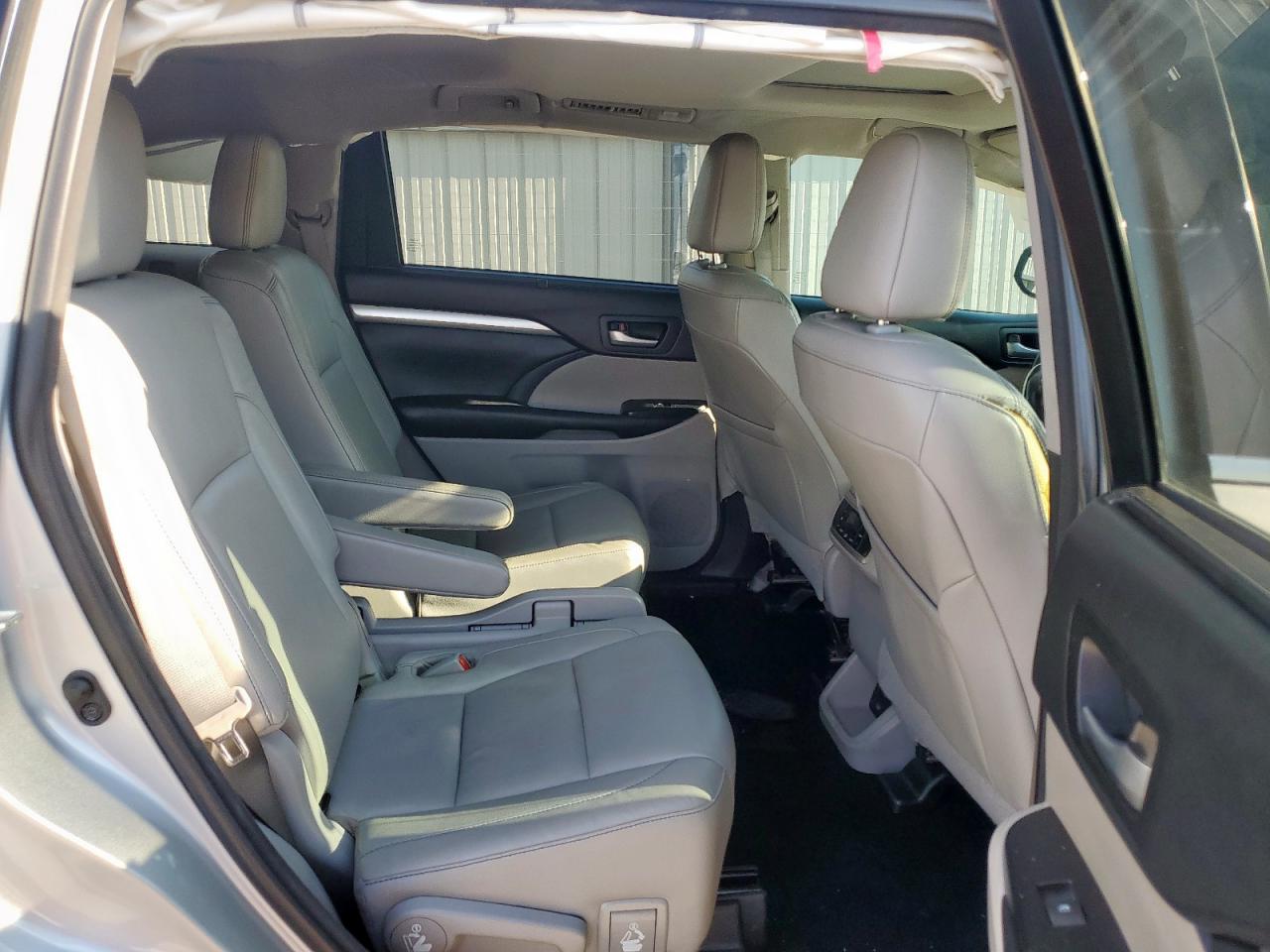 2017 Toyota Highlander Se VIN: 5TDJZRFH4HS459228 Lot: 84579675