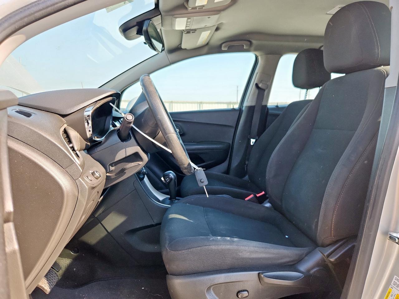 2018 Chevrolet Trax Ls VIN: KL7CJNSB1JB575779 Lot: 81158665