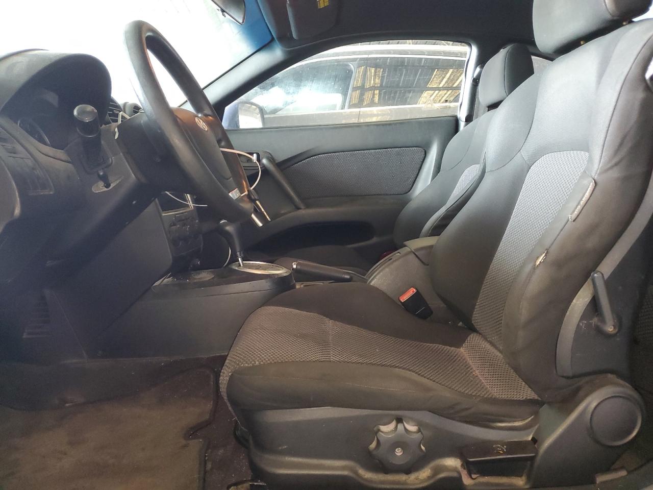 2004 Hyundai Tiburon VIN: KMHHM65D04U107131 Lot: 72101305