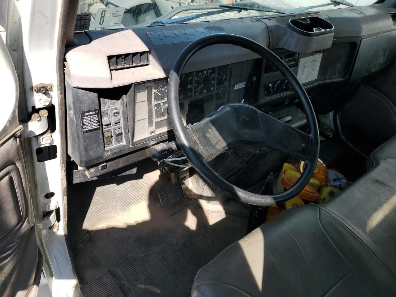 2000 International 4000 4700 VIN: 1HTSCAAM3YH234687 Lot: 69652115