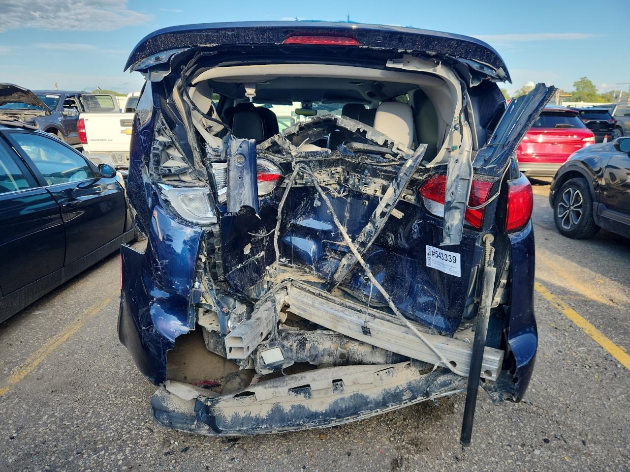 2017 Chrysler Pacifica Touring L VIN: 2C4RC1BGXHR675628 Lot: 81395275