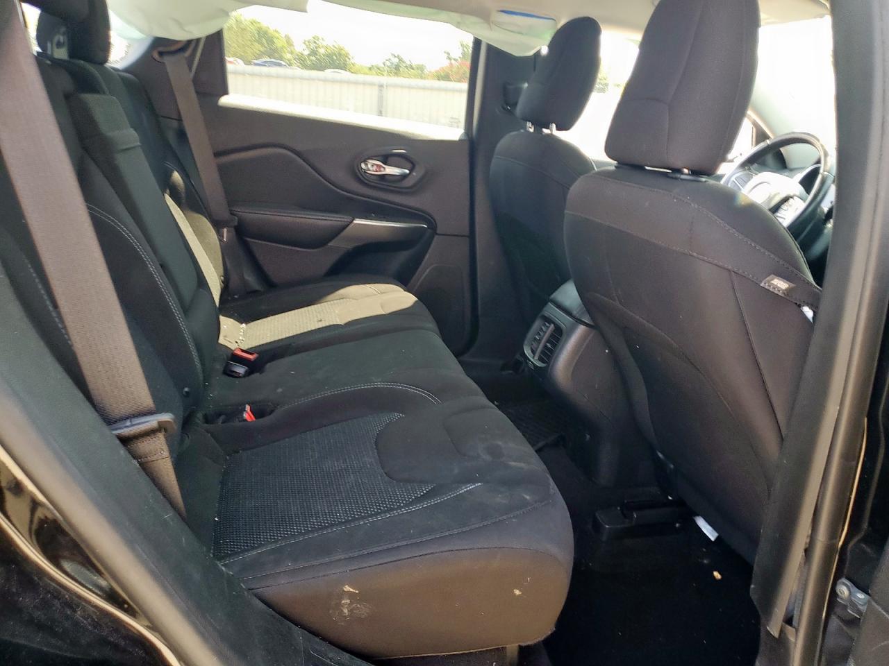 2019 Jeep Cherokee Latitude VIN: 1C4PJLCB3KD339793 Lot: 80649325