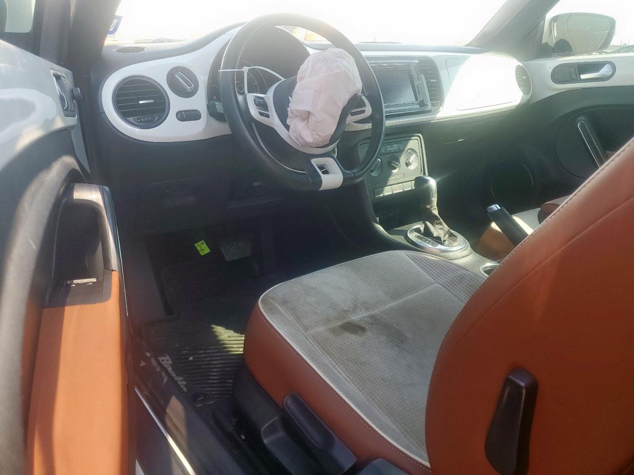 2017 Volkswagen Beetle 1.8T VIN: 3VWF17AT4HM618856 Lot: 71931125