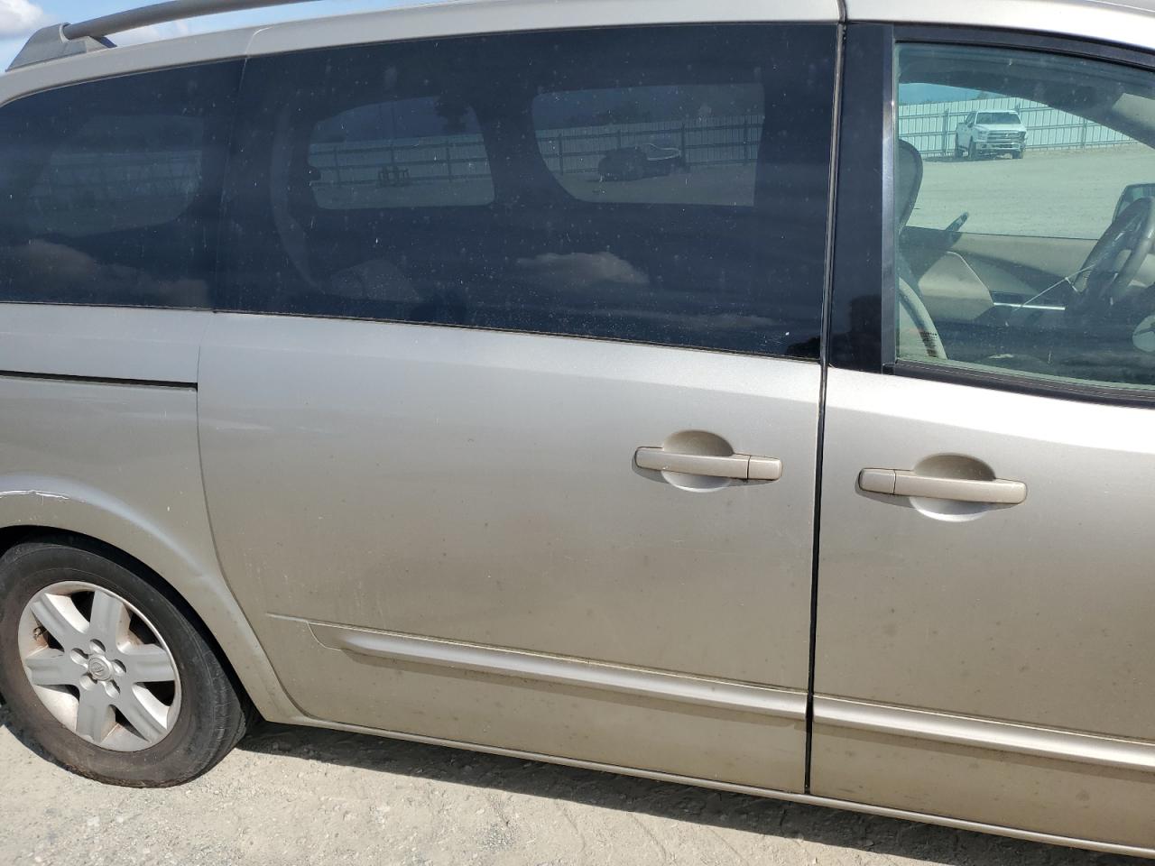 2004 Nissan Quest S VIN: 5N1BV28U24N335729 Lot: 71305575