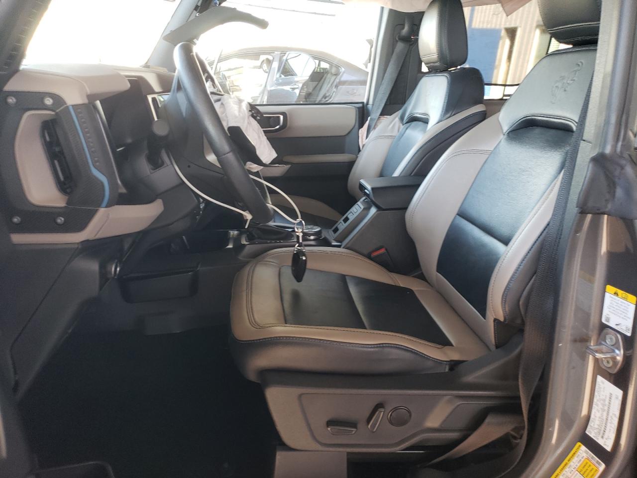 2022 Ford Bronco Base VIN: 1FMEE5DP1NLB24291 Lot: 81697575