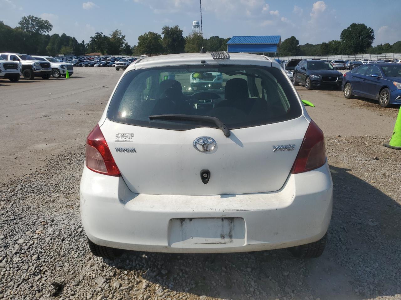 2008 Toyota Yaris VIN: JTDJT923285155431 Lot: 80715585