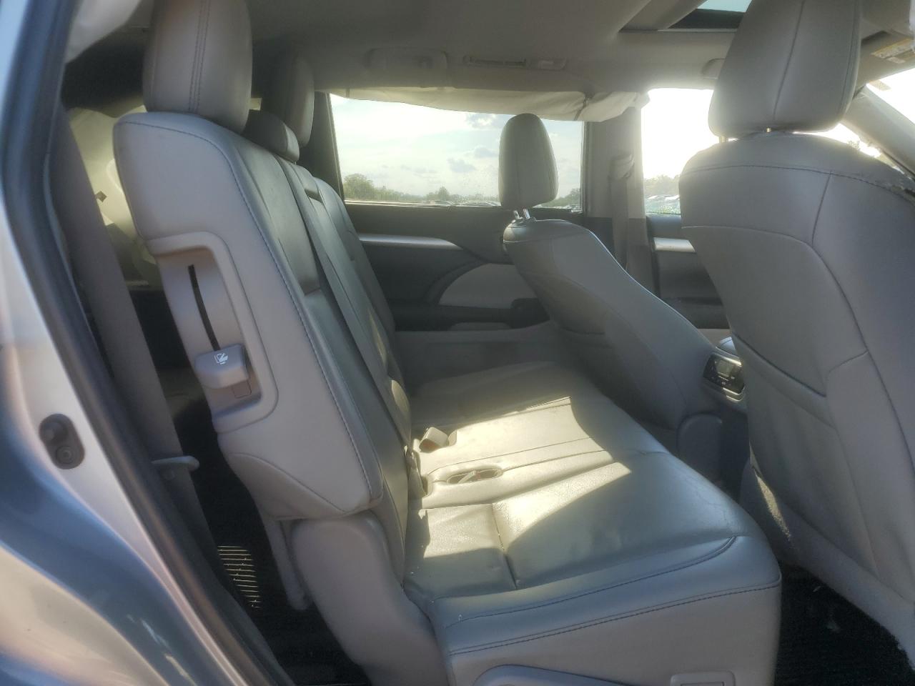 2019 Toyota Highlander Se VIN: 5TDKZRFH6KS361555 Lot: 71506875