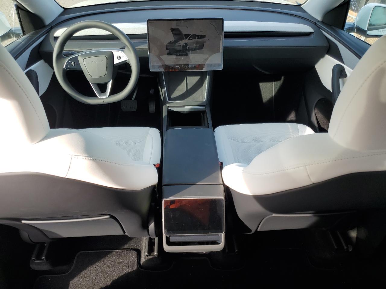 2026 Tesla Model Y VIN: 7SAYGDEE5TF410036 Lot: 84451435