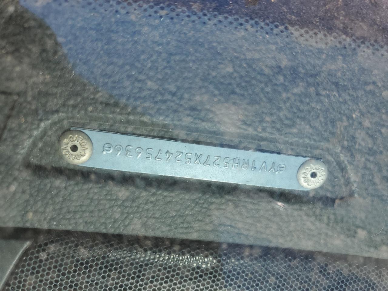 2005 Volvo S60 R VIN: YV1RH527X52475636 Lot: 80114945