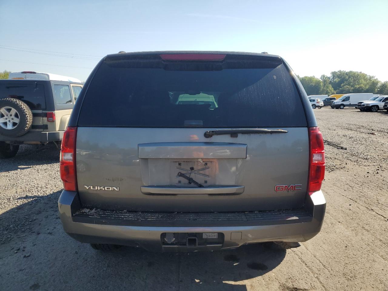 2007 GMC Yukon VIN: 1GKFK13047J128000 Lot: 81694855