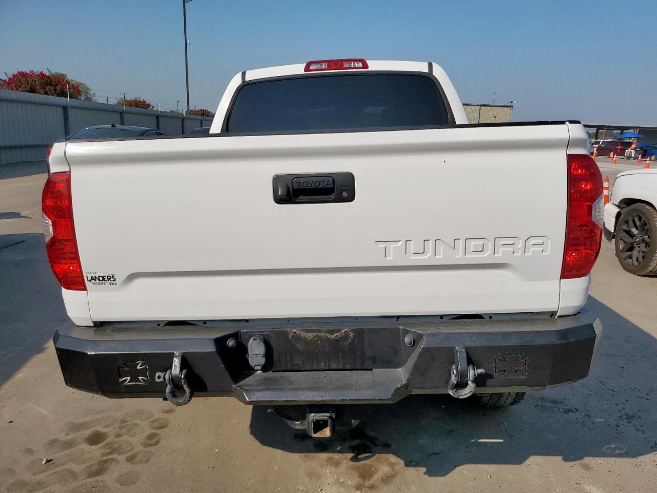 2018 Toyota Tundra Crewmax Sr5 VIN: 5TFDW5F12JX752725 Lot: 80577255