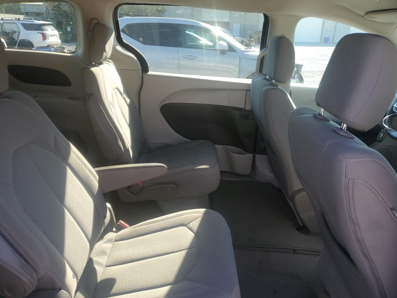 2018 Chrysler Pacifica Lx VIN: 2C4RC1CG6JR295237 Lot: 83856455