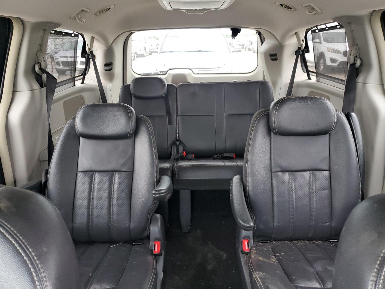 2010 Chrysler Town & Country Touring Plus VIN: 2A4RR8D15AR393736 Lot: 81269565