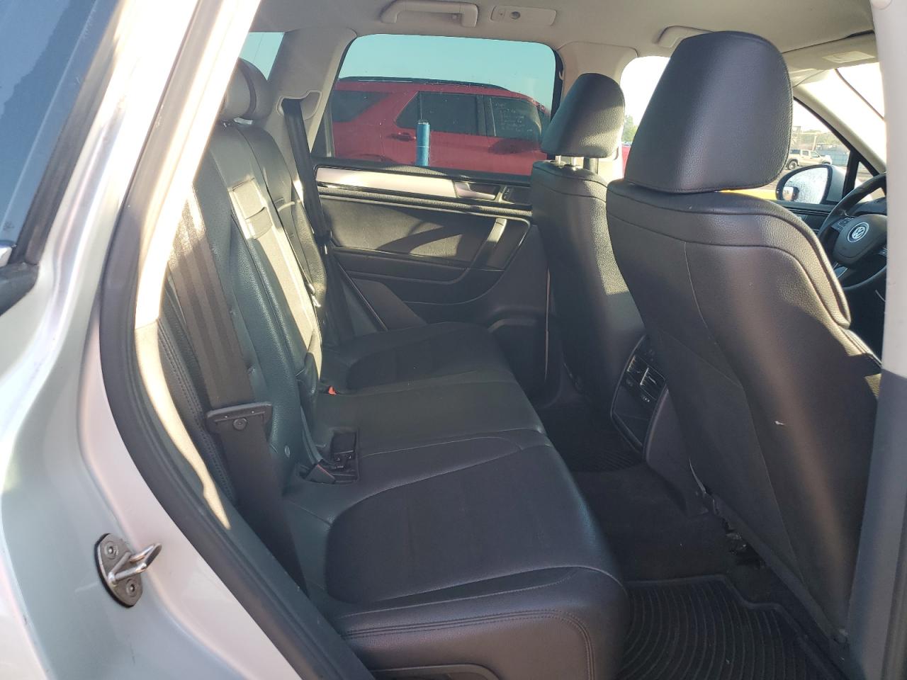 2014 Volkswagen Touareg V6 Tdi VIN: WVGEP9BP8ED010691 Lot: 81840945