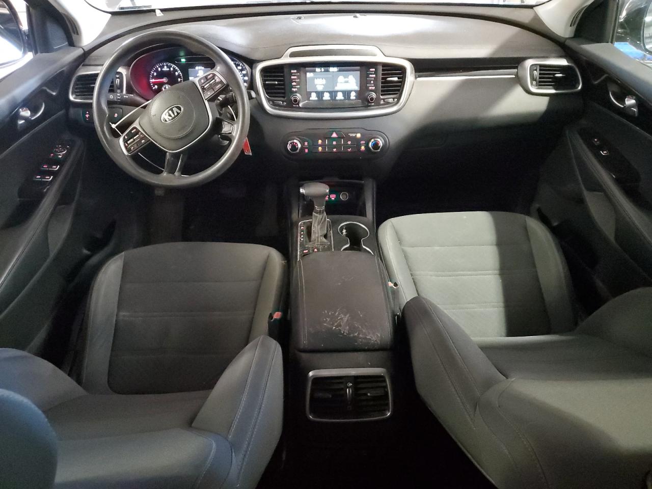 2019 Kia Sorento L VIN: 5XYPGDA39KG559473 Lot: 71669525