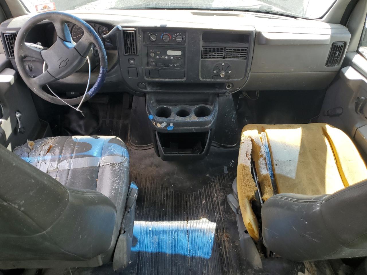 2003 Chevrolet Express G1500 VIN: 1GCFG15X131154703 Lot: 70160445