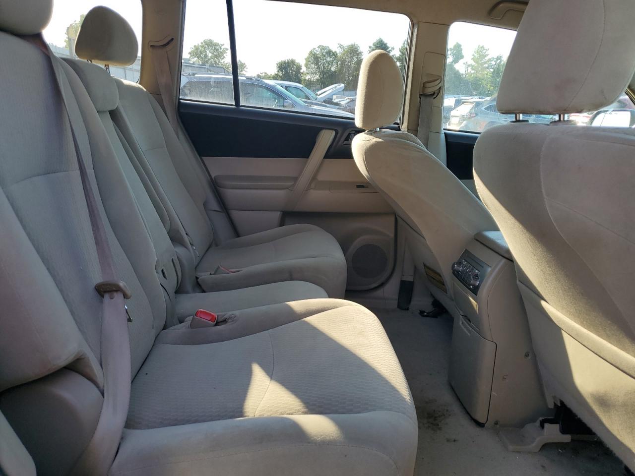 2010 Toyota Highlander VIN: 5TDBK3EH4AS005686 Lot: 72056945