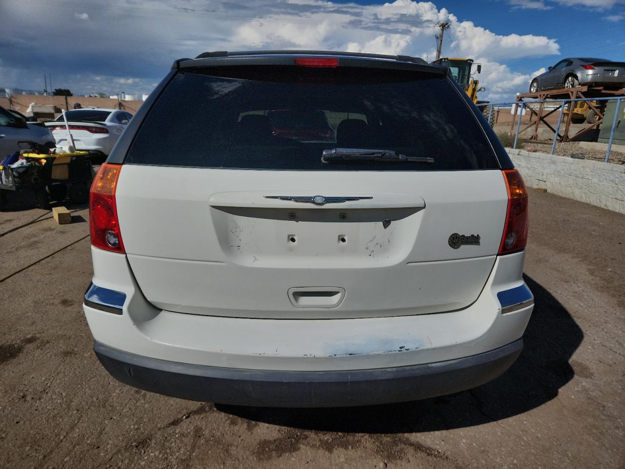 2005 Chrysler Pacifica Touring VIN: 2C4GM68445R670838 Lot: 71689755