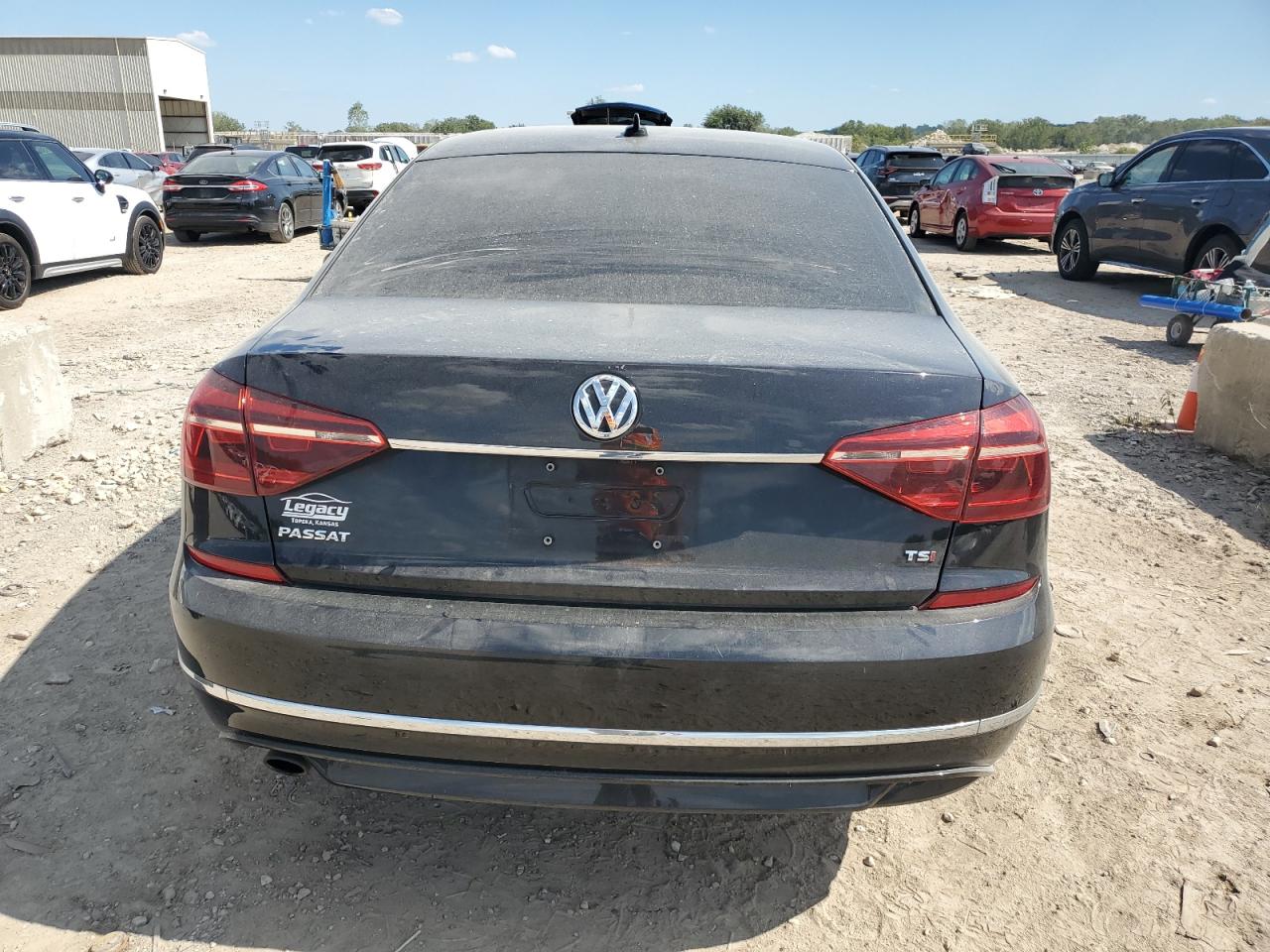 2017 Volkswagen Passat R-Line VIN: 1VWDT7A38HC027996 Lot: 81913785