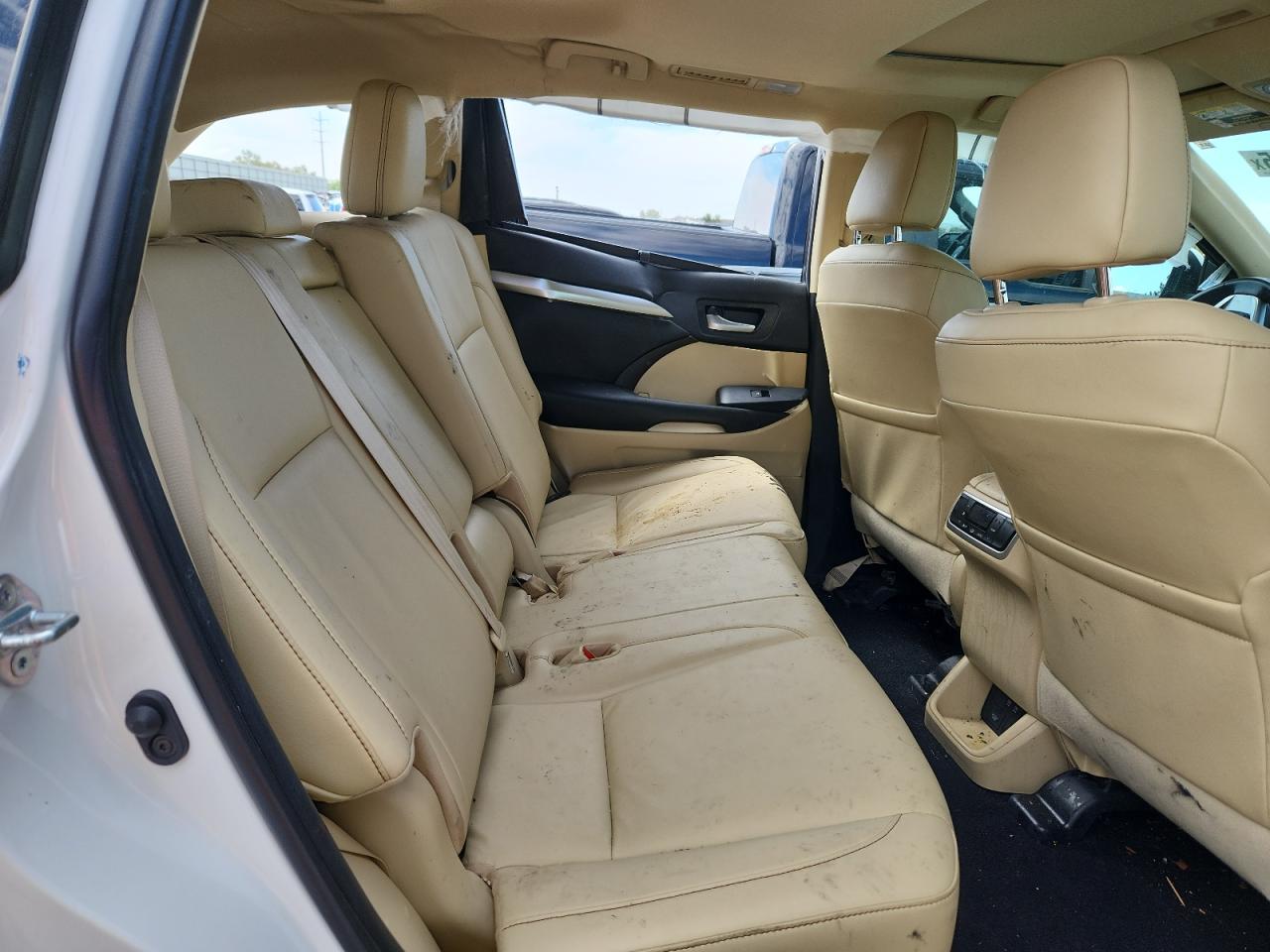 2019 Toyota Highlander Se VIN: 5TDKZRFH0KS351992 Lot: 71067475