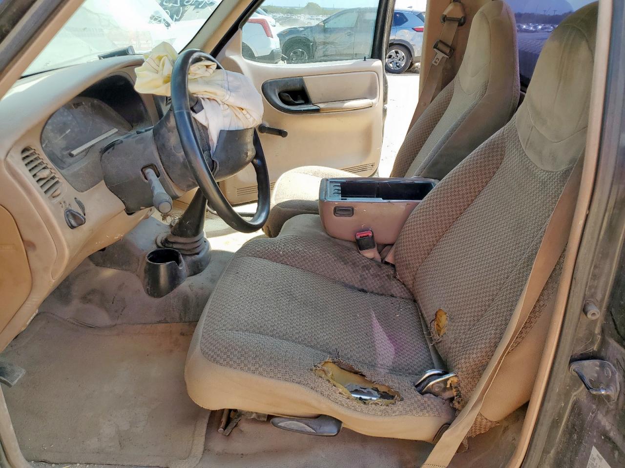 1999 Ford Ranger VIN: 1FTYR10CXXPC02466 Lot: 84212925