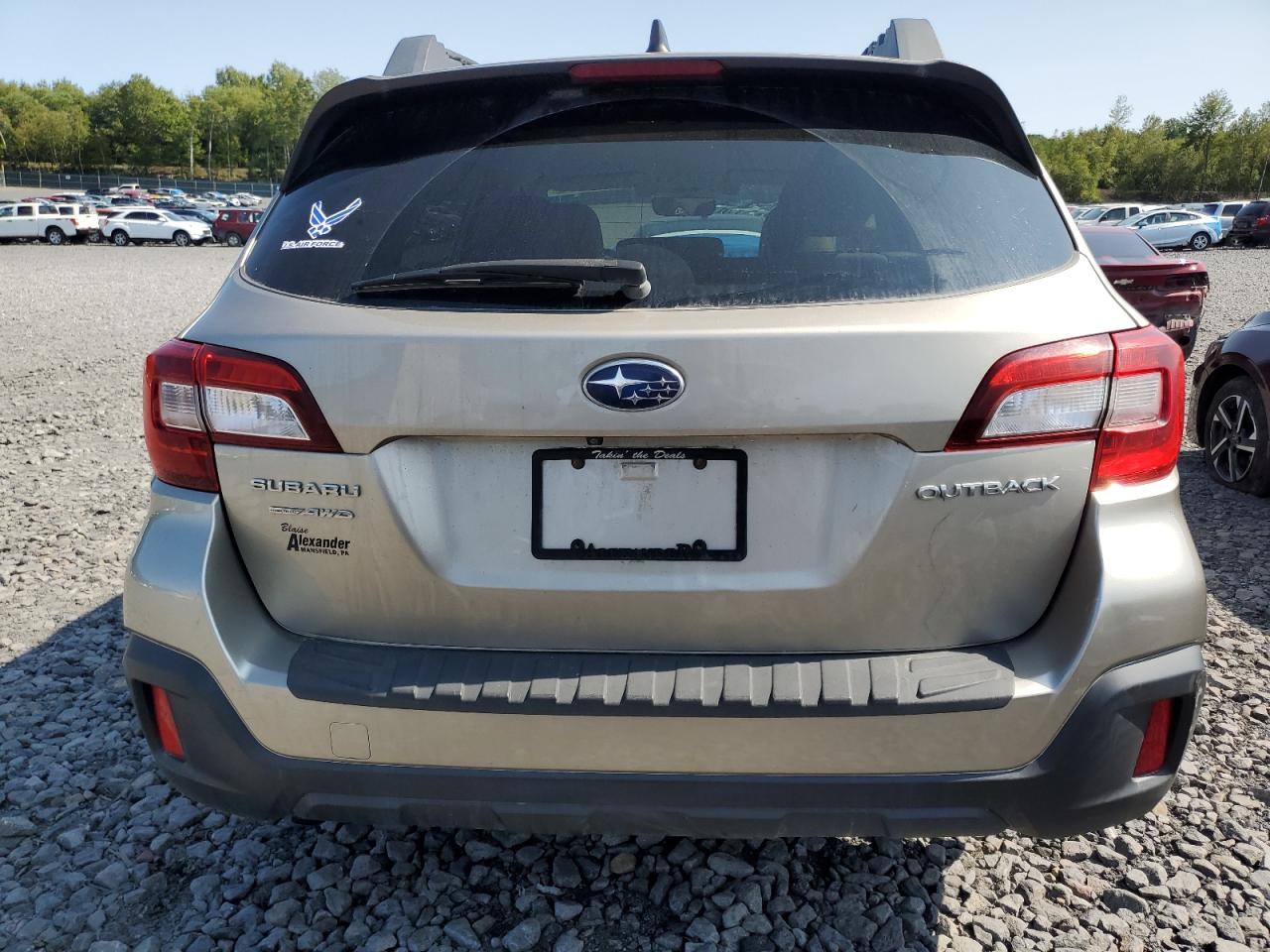 2018 Subaru Outback 2.5I Premium VIN: 4S4BSAFC5J3290564 Lot: 71620555