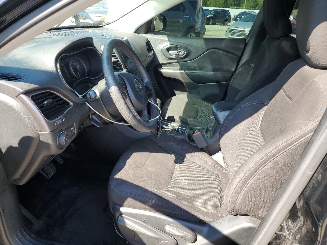 2019 Jeep Cherokee Latitude VIN: 1C4PJLCB1KD232662 Lot: 84202015