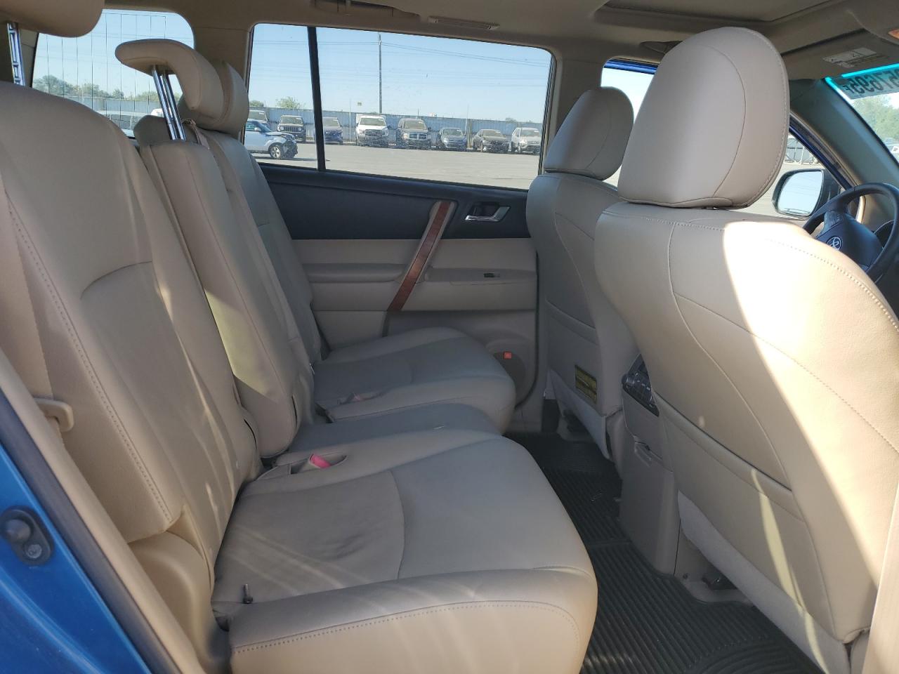 2008 Toyota Highlander Limited VIN: JTEES42A682077075 Lot: 82057695