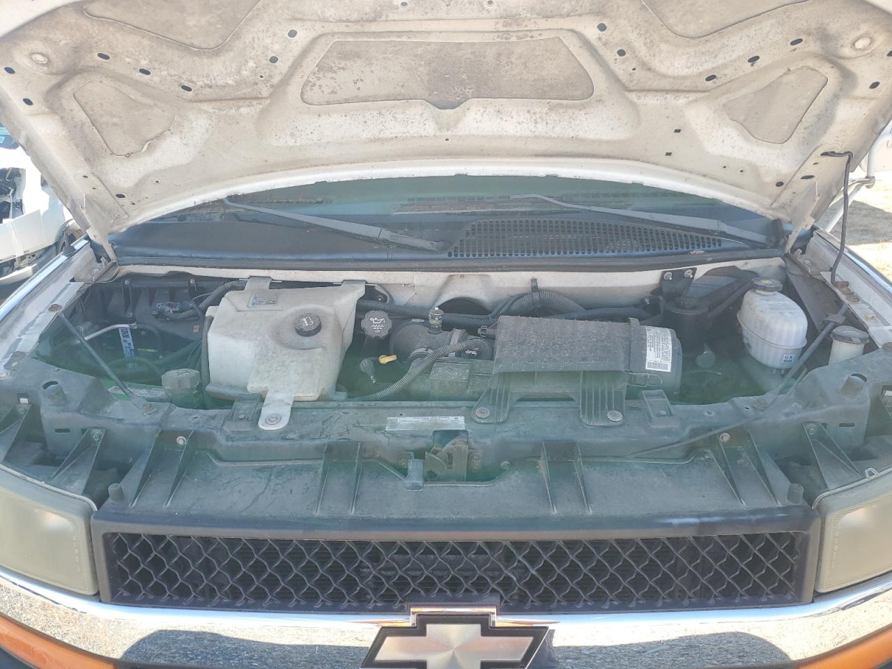 2004 Chevrolet Express G3500 VIN: 1GBJG31U141167930 Lot: 71448875