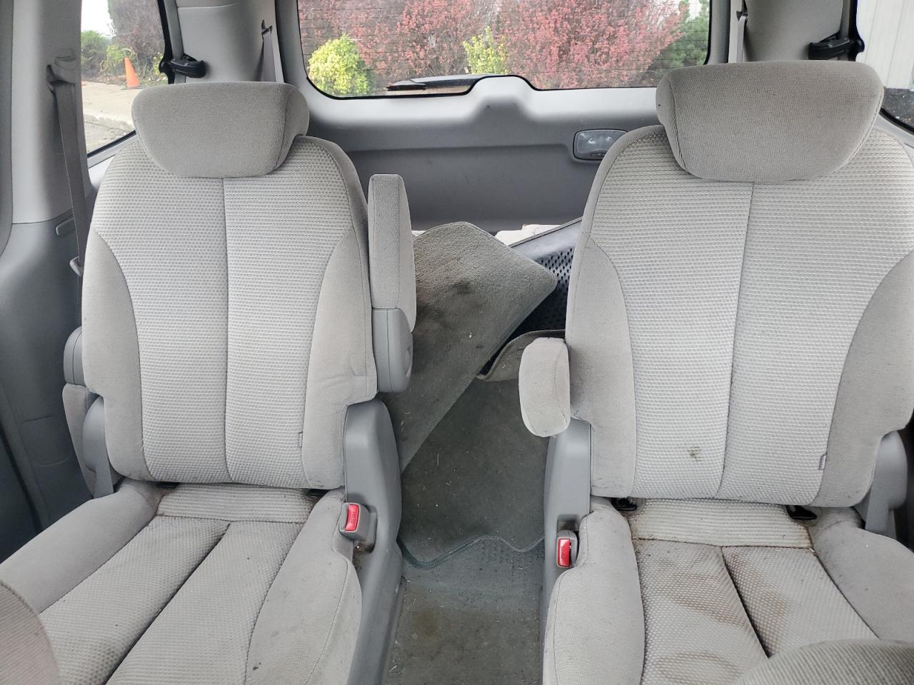 2007 Kia Sedona Ex VIN: KNDMB133976130258 Lot: 84000465