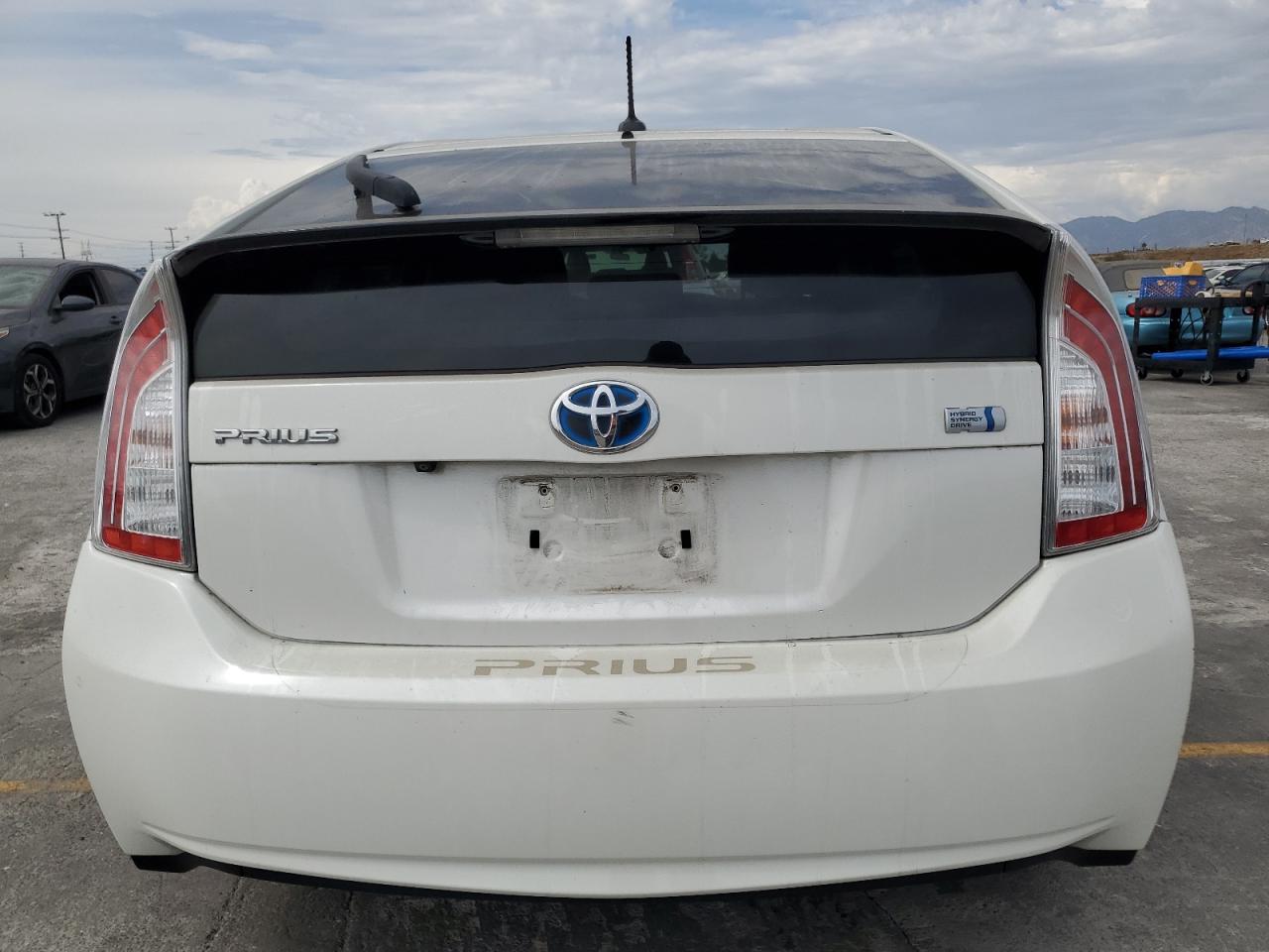 2014 Toyota Prius VIN: JTDKN3DU2E0357163 Lot: 81327085