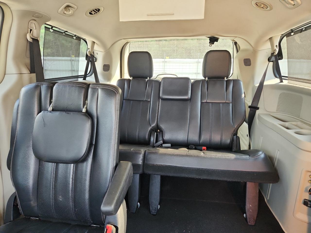 2011 Chrysler Town & Country Touring L VIN: 2A4RR8DG5BR604116 Lot: 81374265