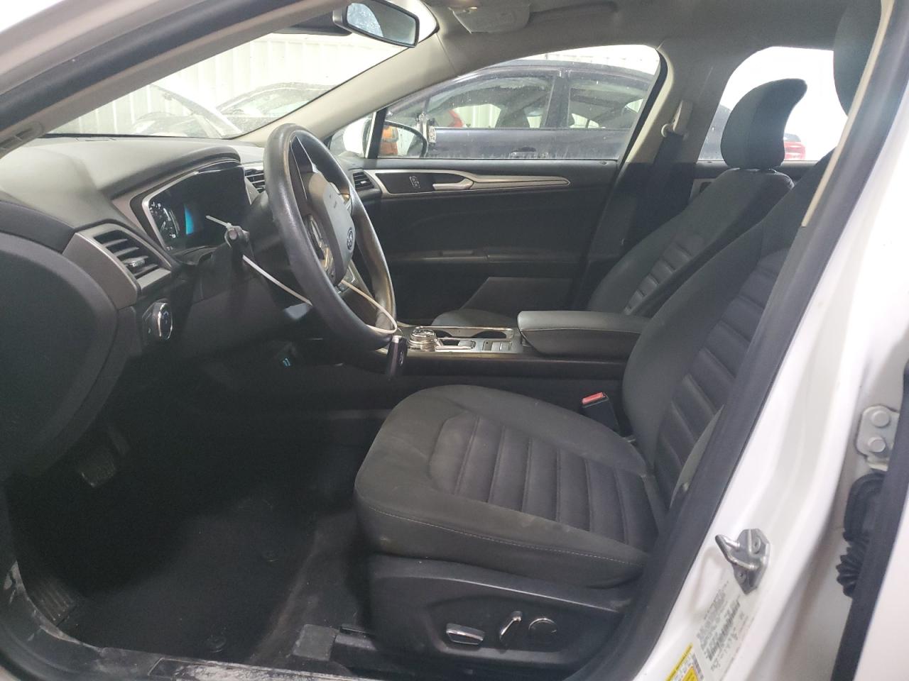 2019 Ford Fusion Se VIN: 3FA6P0LU3KR117035 Lot: 84630485