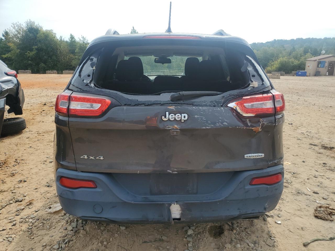 2015 Jeep Cherokee Latitude VIN: 1C4PJMCS2FW571592 Lot: 80284685