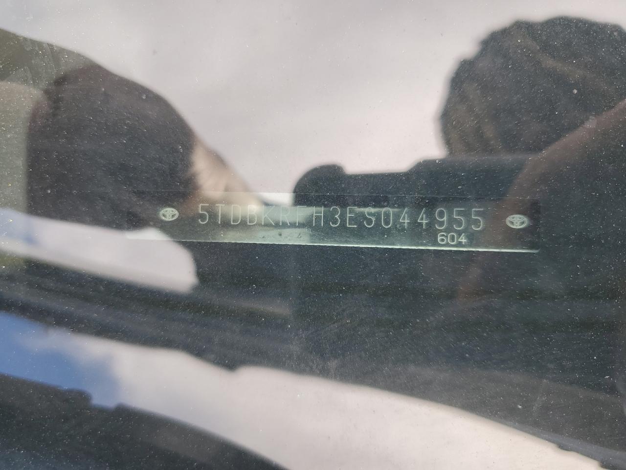 2014 Toyota Highlander Le VIN: 5TDBKRFH3ES044955 Lot: 71030155