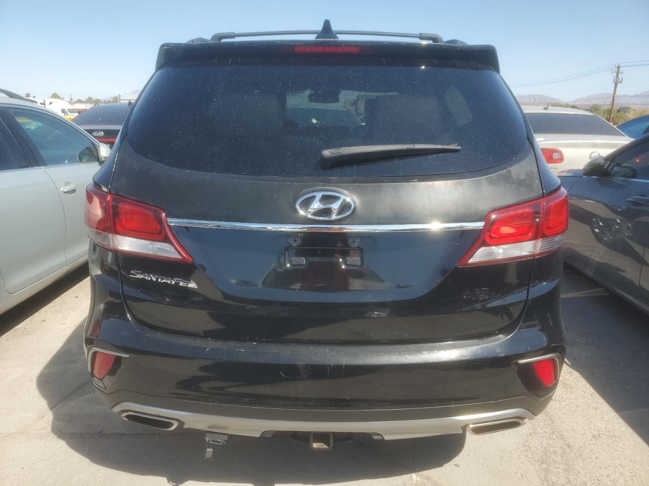 2017 Hyundai Santa Fe Se VIN: KM8SN4HF8HU245445 Lot: 71875965