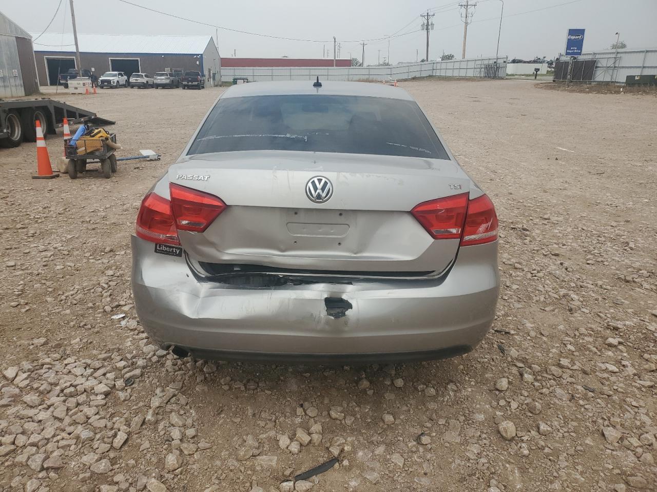 2014 Volkswagen Passat S VIN: 1VWAT7A33EC072911 Lot: 70944105