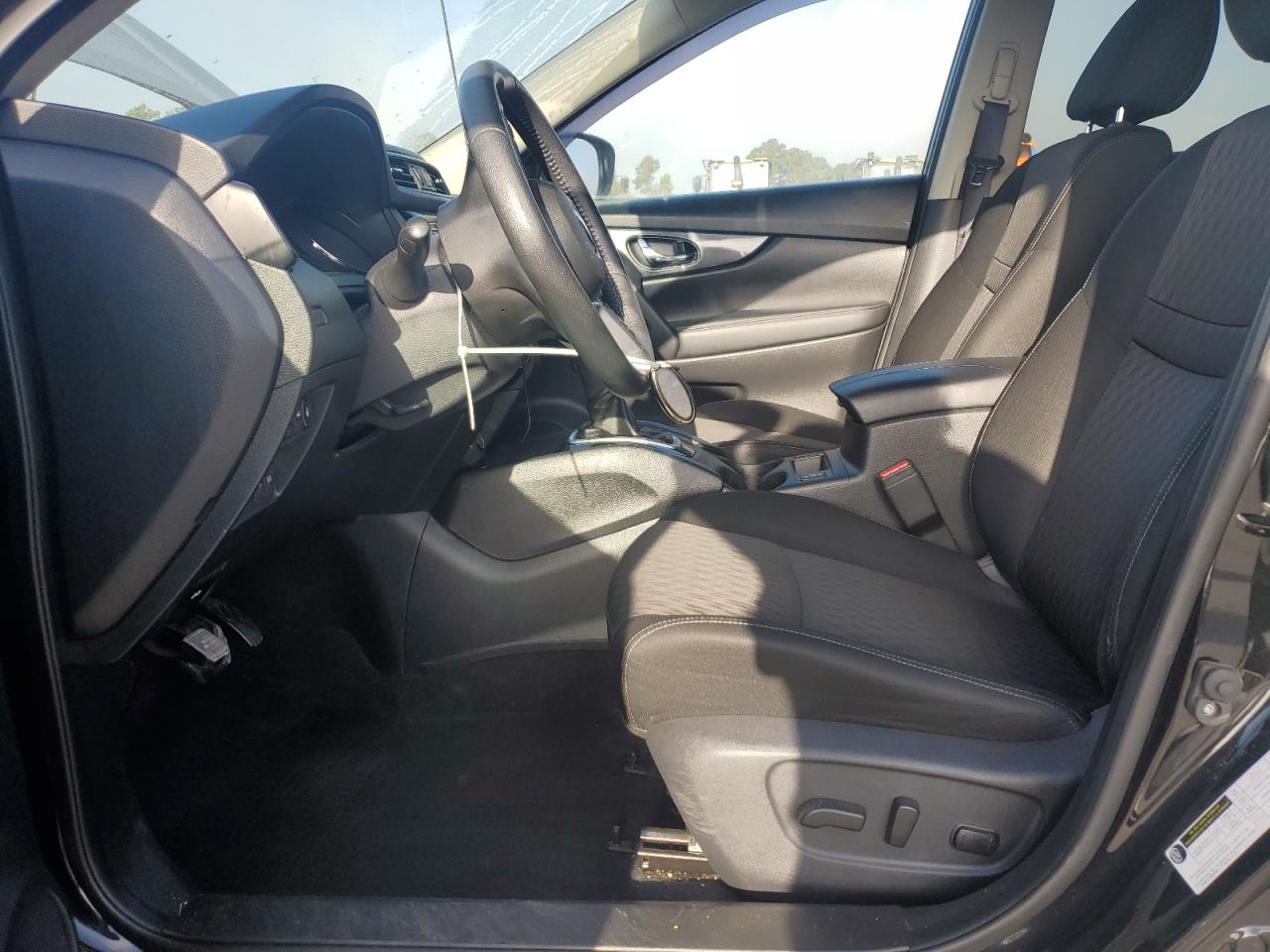 2019 Nissan Rogue S VIN: KNMAT2MTXKP525671 Lot: 81732695