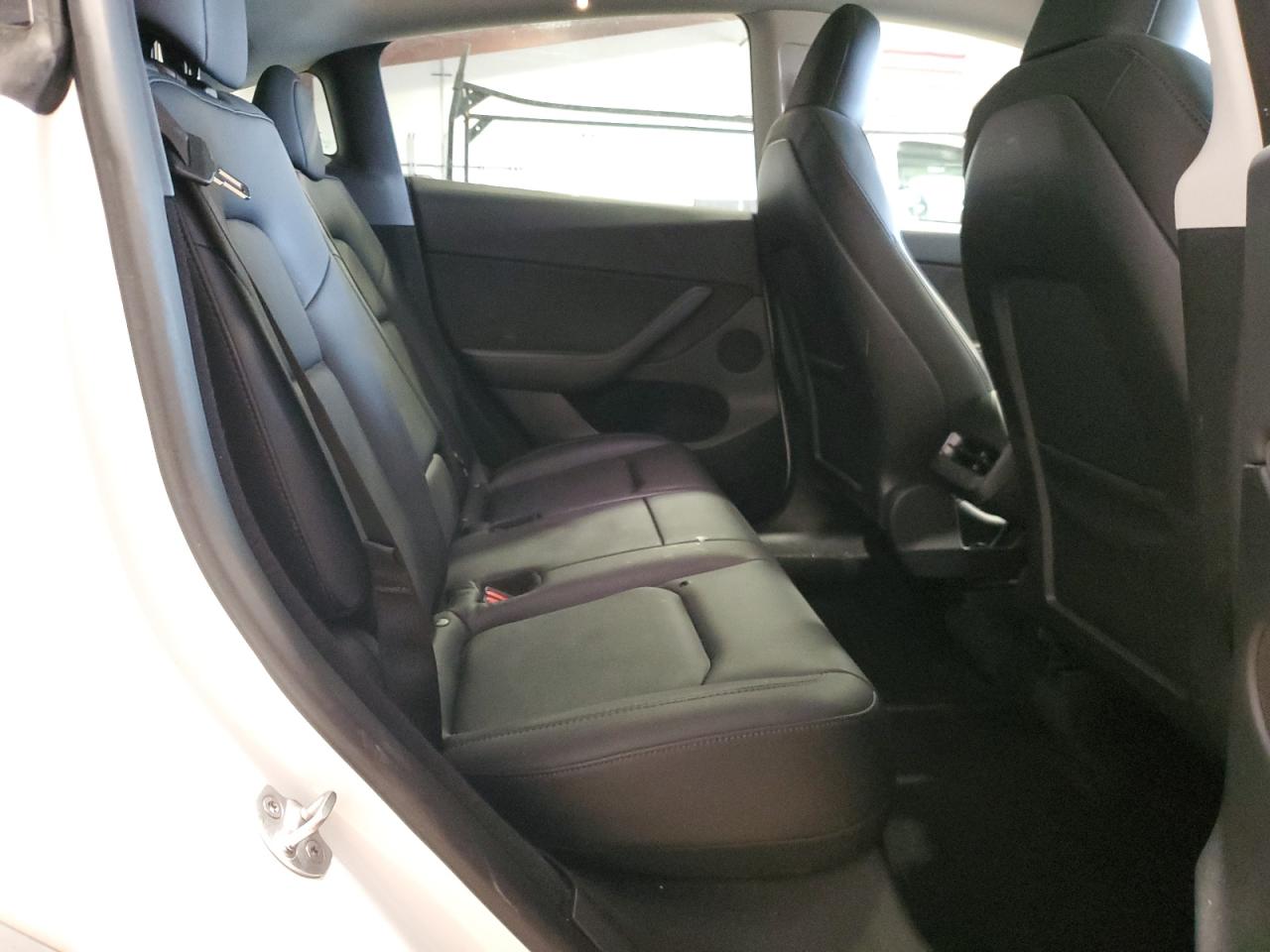 2023 Tesla Model Y VIN: 7SAYGDEE9PF685690 Lot: 71838335