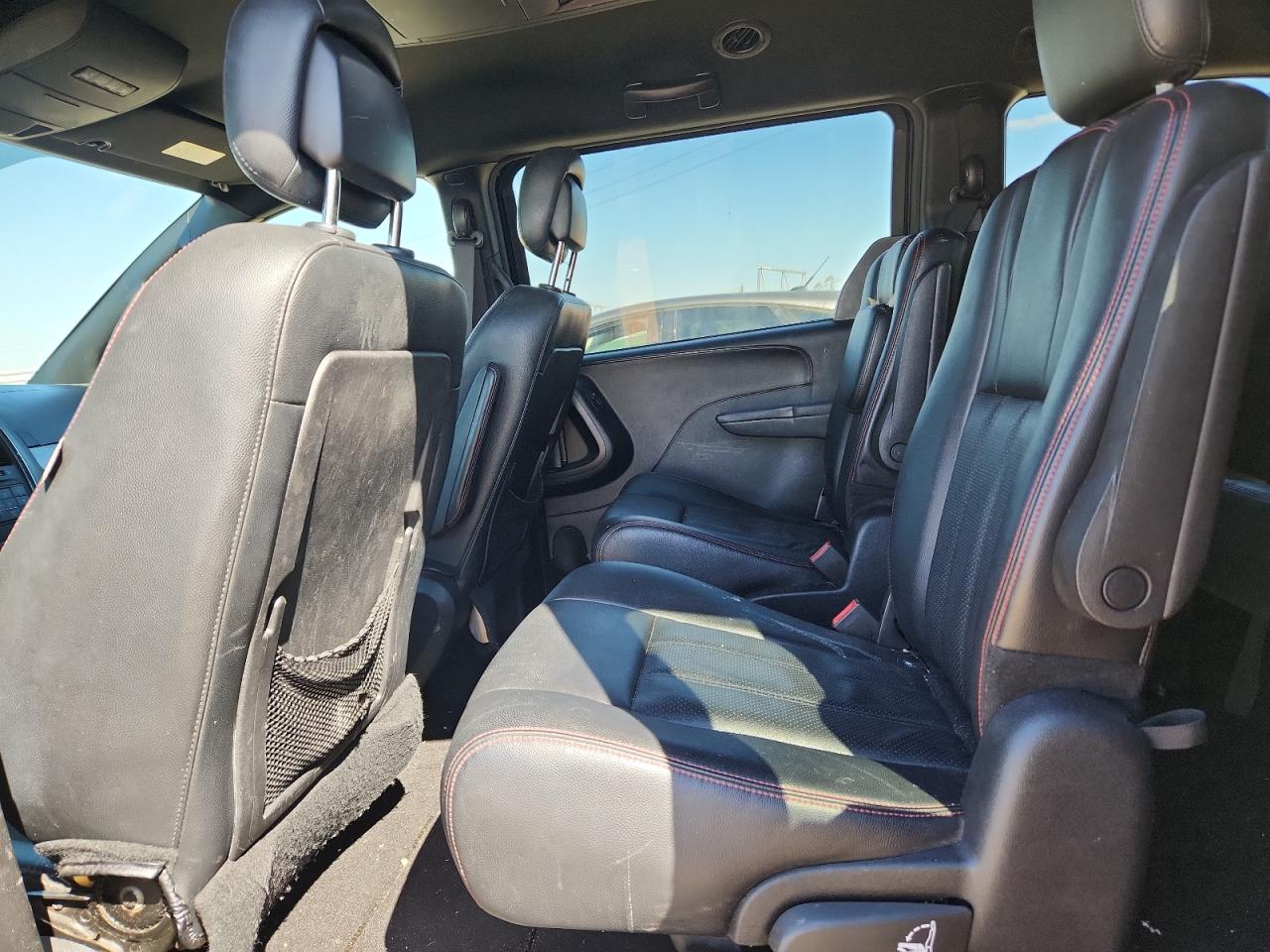 2016 Dodge Grand Caravan R/T VIN: 2C4RDGEG2GR333827 Lot: 83755845