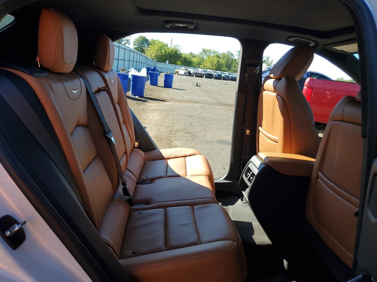 2022 Cadillac Xt4 Premium Luxury VIN: 1GYFZDR49NF105826 Lot: 80816215