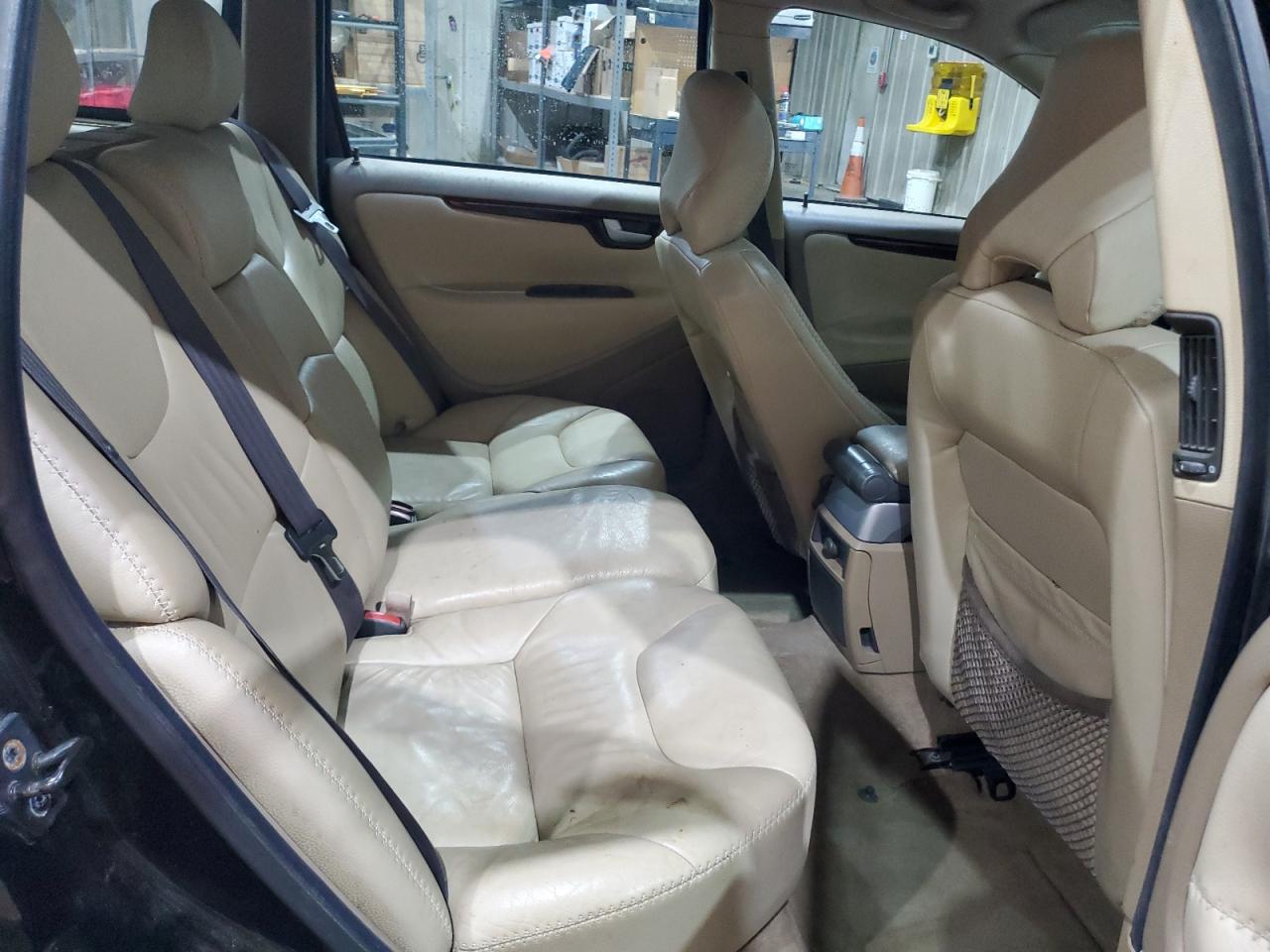 2001 Volvo V70 Xc VIN: YV1SZ58D511005252 Lot: 81264695