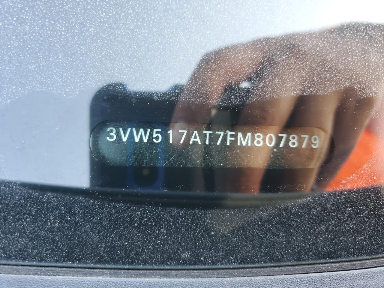 2015 Volkswagen Beetle 1.8T VIN: 3VW517AT7FM807879 Lot: 72098015