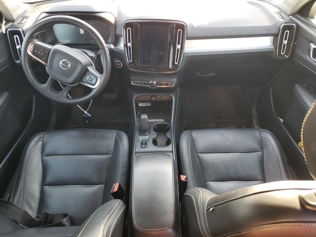 2019 Volvo Xc40 T5 Momentum VIN: YV4162XZ2K2014151 Lot: 84184035