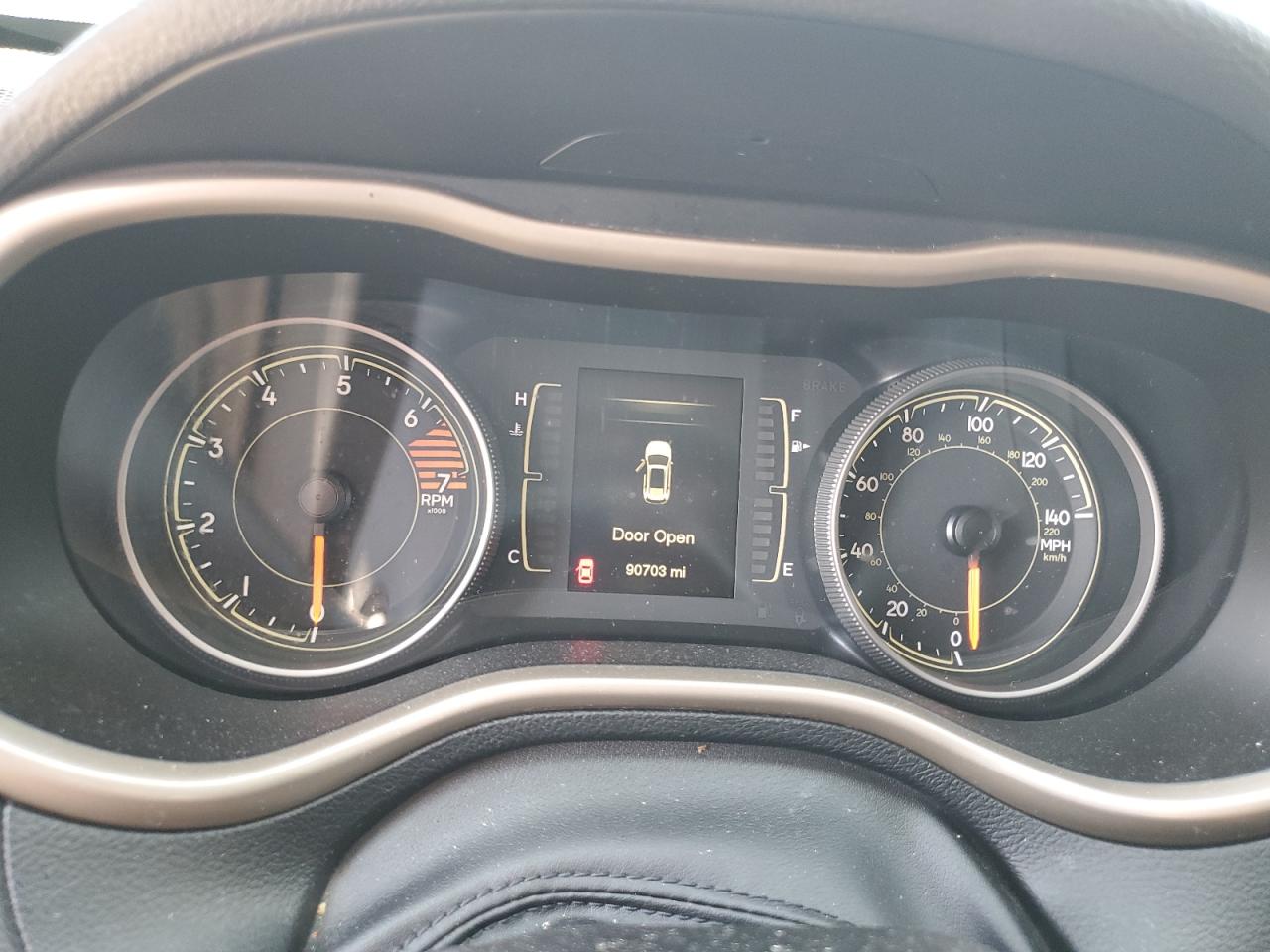 2016 Jeep Cherokee Latitude VIN: 1C4PJMCB5GW310457 Lot: 71512445